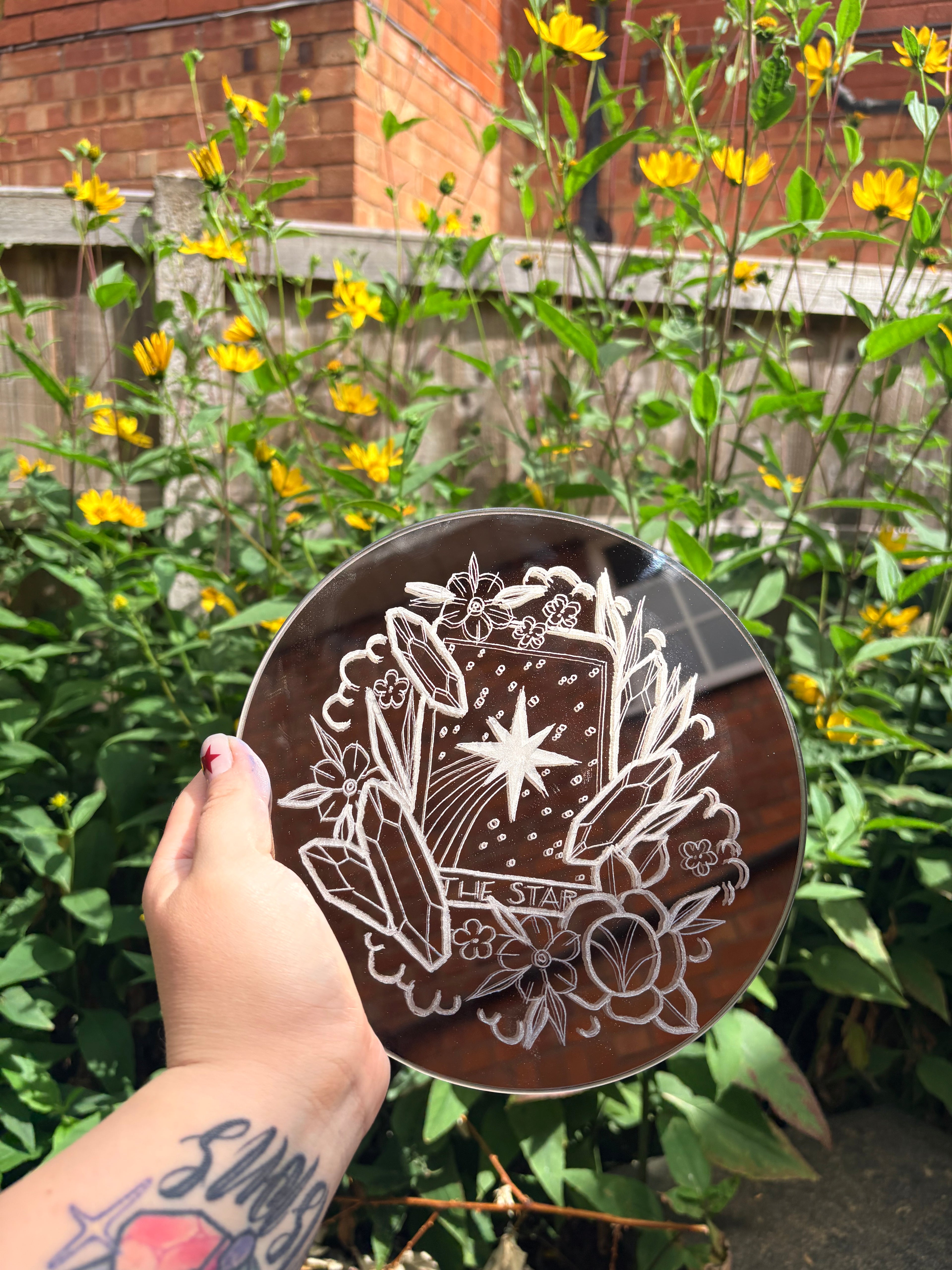 The star tarot card with crystals mirrror